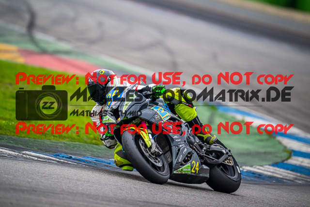 MaZZes_FotoMatrix_220925_0654 | PRO SUPERSTOCK