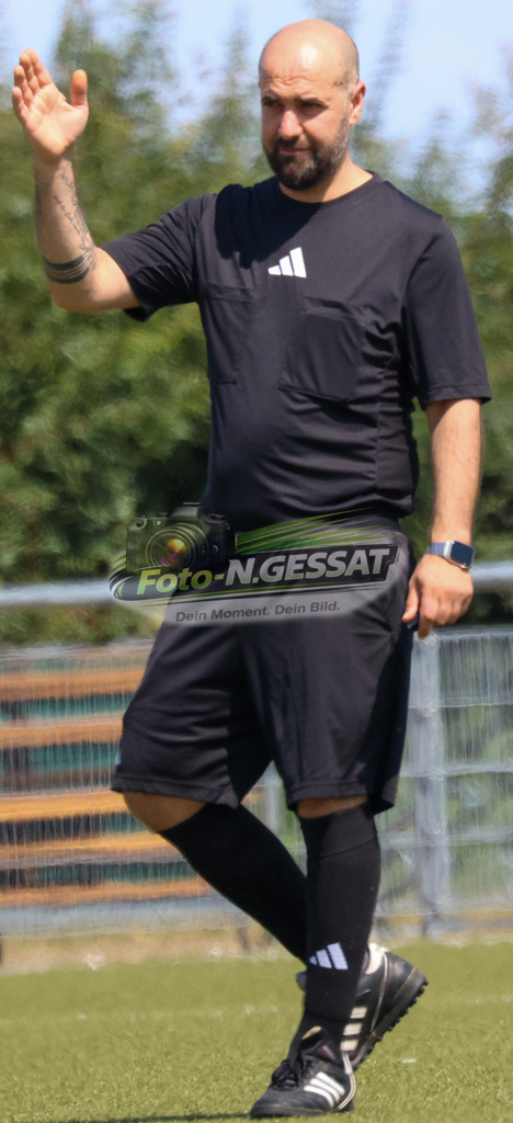 TuS Bardüttingdorf - TuRa Löhne | Auf dem Bild zu sehen: Schiedsrichter: Imad Kuri TuS Bardüttingdorf, TuRa Löhne, Saison 26/27, Kreispokal - Realisiert mit Pictrs.com