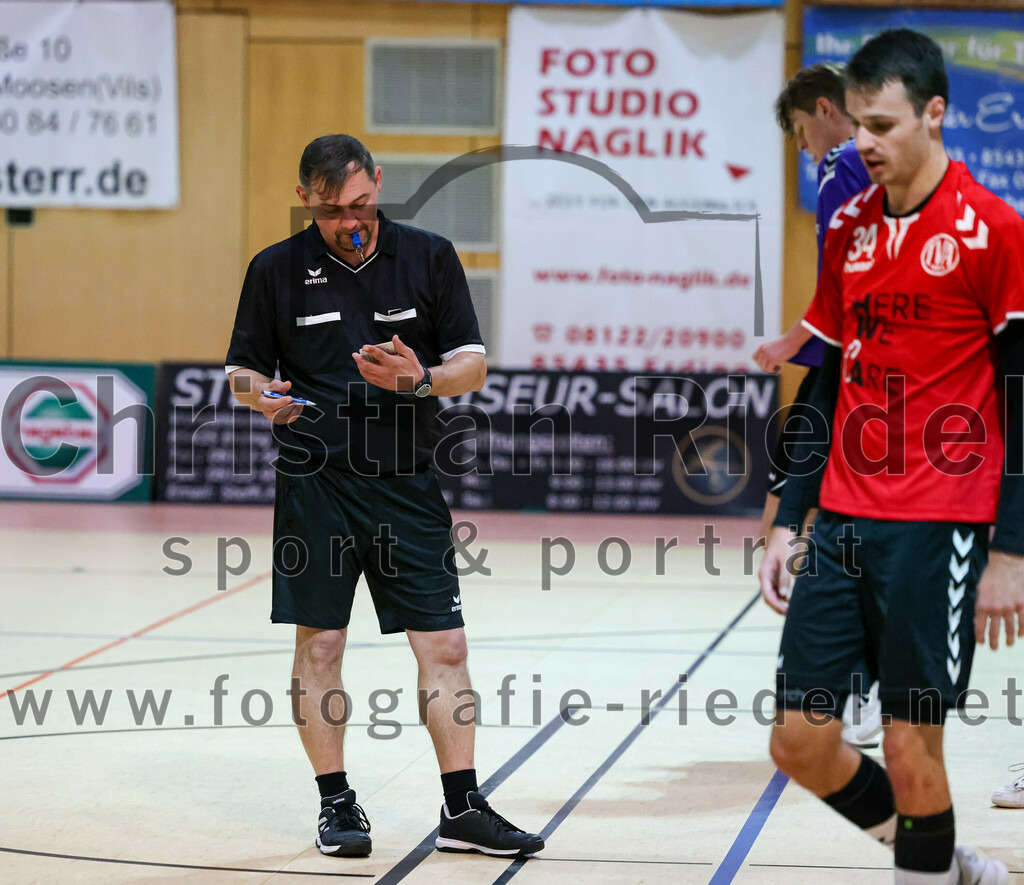 2022-11-12_063_SpVgg_Altenerding_III_gegen_TV_Altoetting_II | Erding, Deutschland, 12.11.2022:
Handball, Bezirksklasse Männer 2022 / 2023, 4. Spieltag, SpVgg Altenerding III gegen TV Altötting II, Endergebnis: 32:25

Foto: Christian Riedel / fotografie-riedel.net