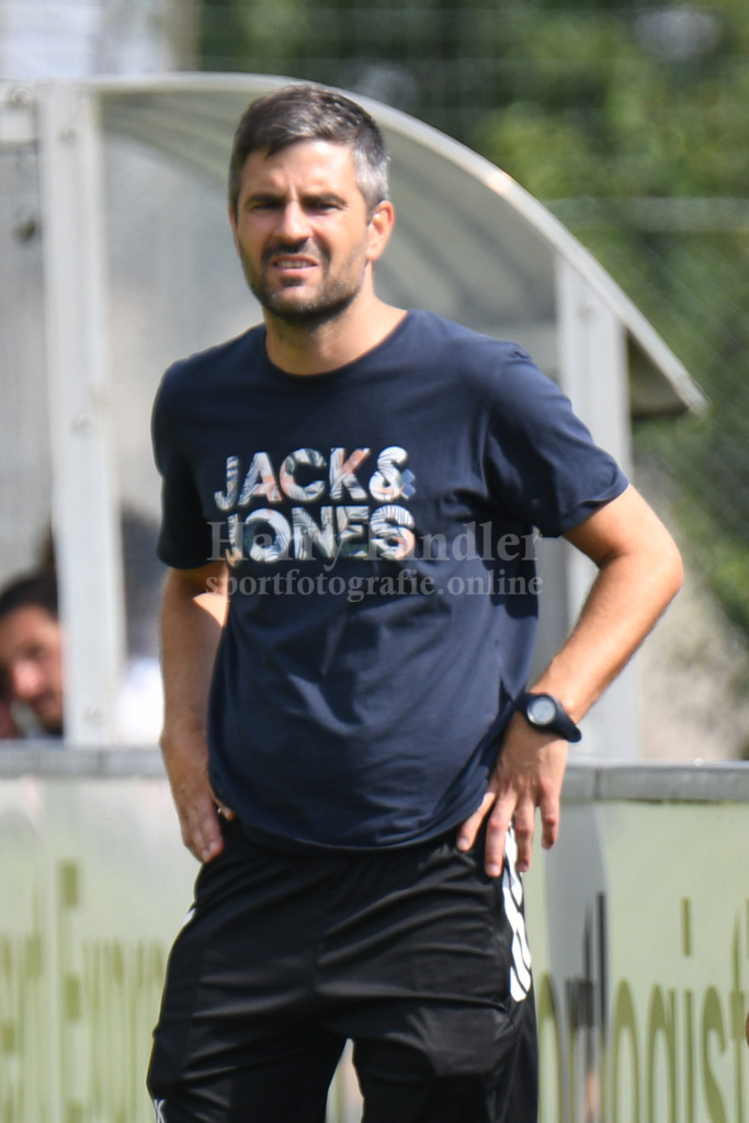 Totopokalspiel TSV Seebach : Fortuna Regensburg | Andreas Kölbl (Trainer TSV Seebach) - Realisiert mit Pictrs.com