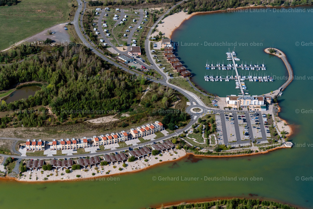 4038954 | BRAUNSBEDRA 08.09.2021 Rekultivierung der ehemaligen Tagebau - Fläche an den Uferbereichen des Sees " Geiseltalsee " in Braunsbedra im Bundesland Sachsen-Anhalt, Deutschland. // Open pit re cultivation on the shores of the lake " Geiseltalsee " in Braunsbedra in the state Saxony-Anhalt, Germany. Foto: Gerhard Launer