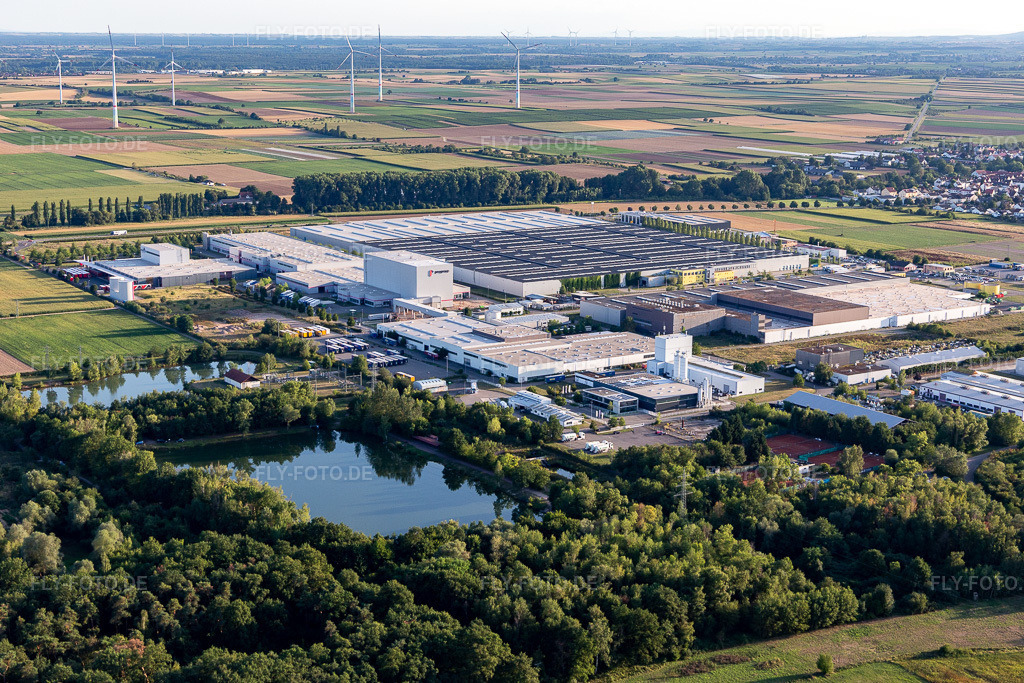 Luftbild: Industriegebiet in Offenbach an der Queich im Bundesland Rheinland-Pfalz in Deutschland. Foto: IMG_116809.jpg vom 14.08.2019 durch Werner Riehm/FLY-FOTO.de