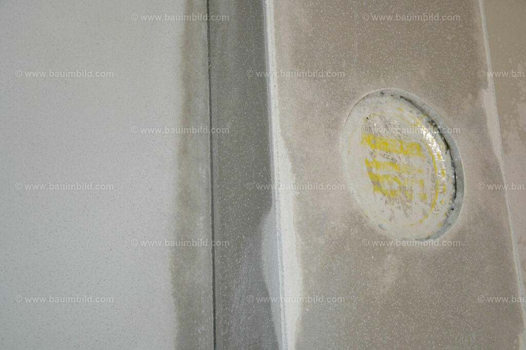 bib-lg18-putzarbeiten-0131 | Nach LV-Leistungsgruppen sortierte Detailfotos über den Bau eines Hauses. Alle Hausbau-Bilder direkt vom Urheber und Autor der Website Haus-Selber-Bauen.com