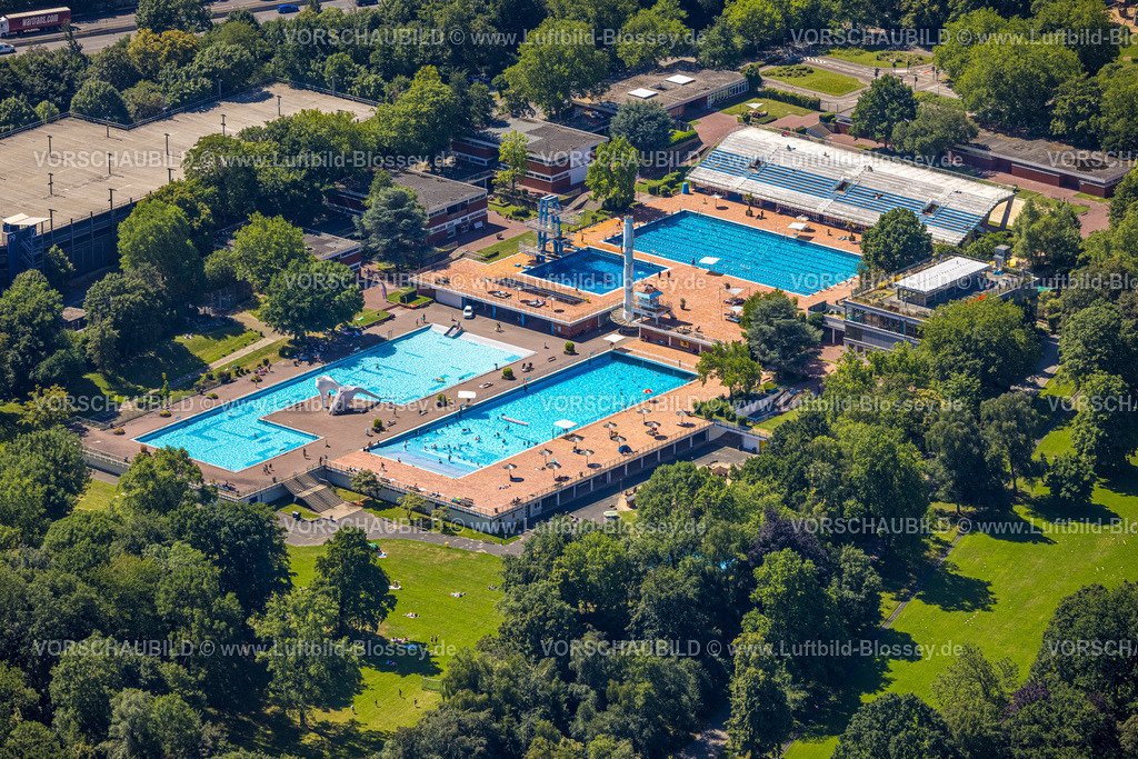 Essen230703188 | Luftbild, Grugabad im Grugapark, Badegäste, Rüttenscheid, Essen, Ruhrgebiet, Nordrhein-Westfalen, Deutschland