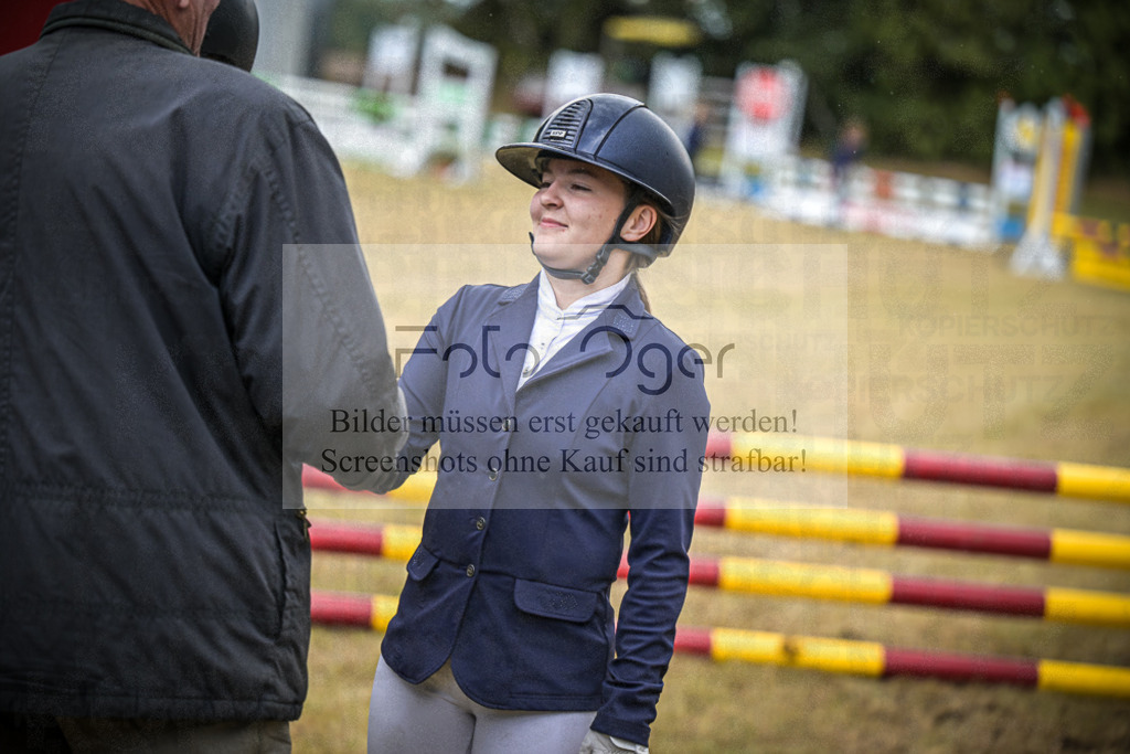 DOS_0058 | Entdecke hochwertige Reitturnierfotos von Foto Oger. Professionell, emotional und authentisch – jetzt Lieblingsmomente im Shop bestellen.Deutschlandweite Turnierfotografie. - Realisiert mit Pictrs.com