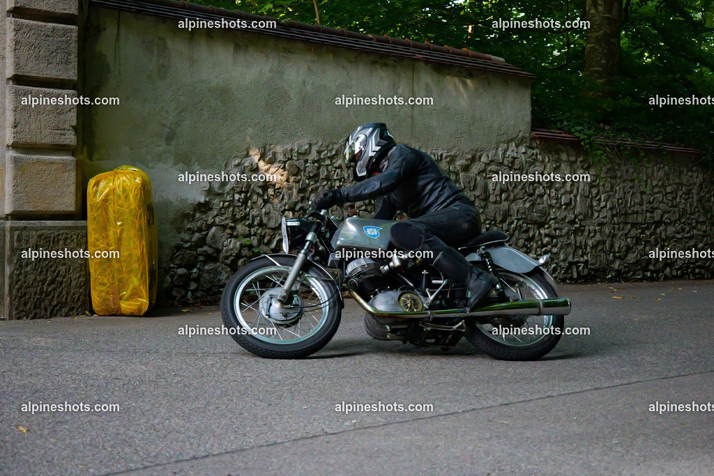 P1015403 | Erleben Sie atemberaubende, hochqualitative Fotos Ihrer Fahrt entlang der malerischen Alpenstraßen. Besuchen Sie alpineshots.com, um professionelle Aufnahmen Ihrer unvergesslichen Reise zu finden und zu kaufen - Realisiert mit Pictrs.com