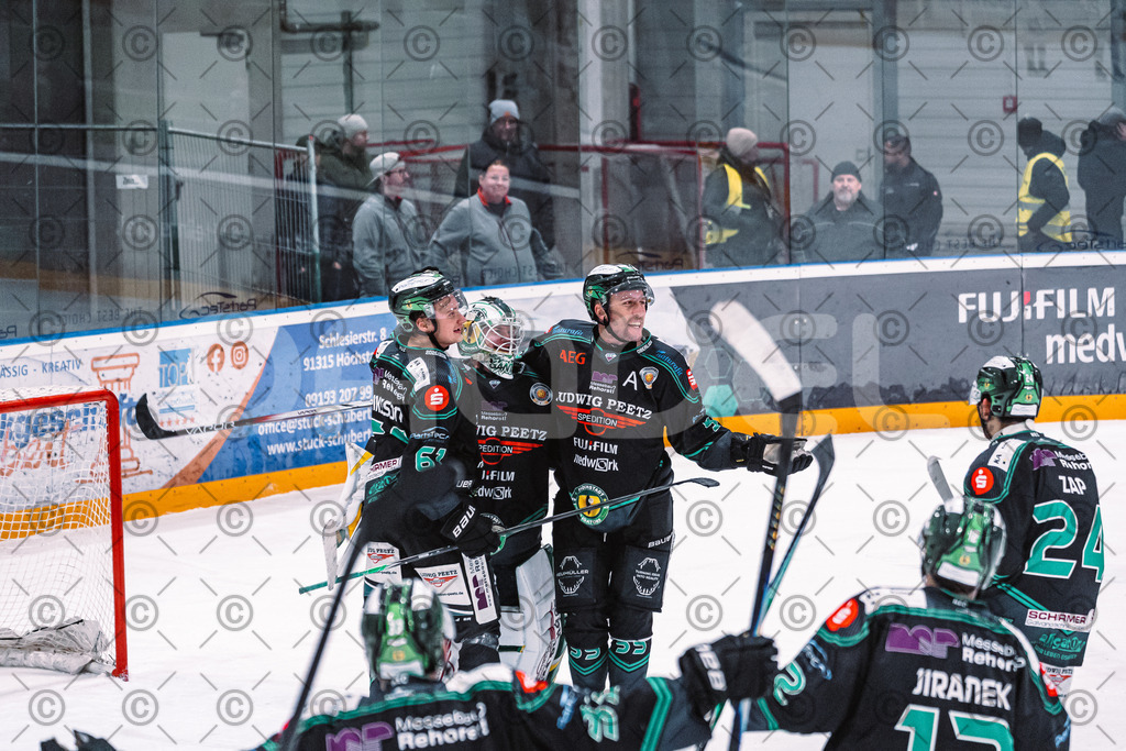 Alligators_vs_Memmingen_05_12_2025-202 | Höchstadt Alligators Fotogalerie: Eishockey-Action aus Franken. Professionelle Spielfotos, Portraits & Stadionbilder zum Download. Jetzt entdecken! - Realisiert mit Pictrs.com