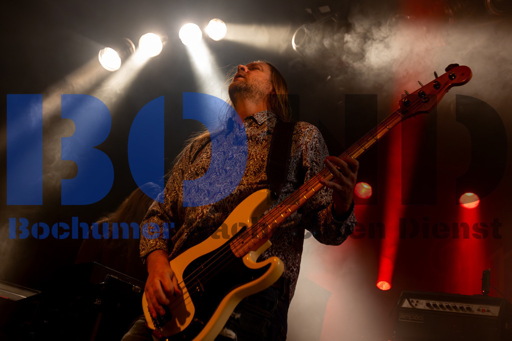 SES_NURPUR20250102-21 | bond - Realisiert mit Pictrs.com