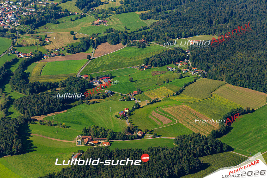 Die Luftaufnahme Schafhof - Rimbach wurde 2021 mittels Flugzeug (keine Drohne) erstellt. Hohe Auflösung -für große Poster und Wandbilder geeignet!