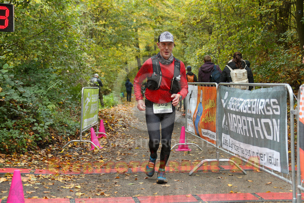 251026_1330_EX1_3576 | Sportfotografie im Rhein-Sieg Kreis, Köln, Bonn, NRW, Rheinland Pfalz, Hessen, etc. Unser Tätigkeitsfeld umfasst den Laufsport vom Volkslauf über den Marathon, Duathlon, Triathon bis zum Ultralauf wie Kölnpfad Ultra oder Schindertrail.