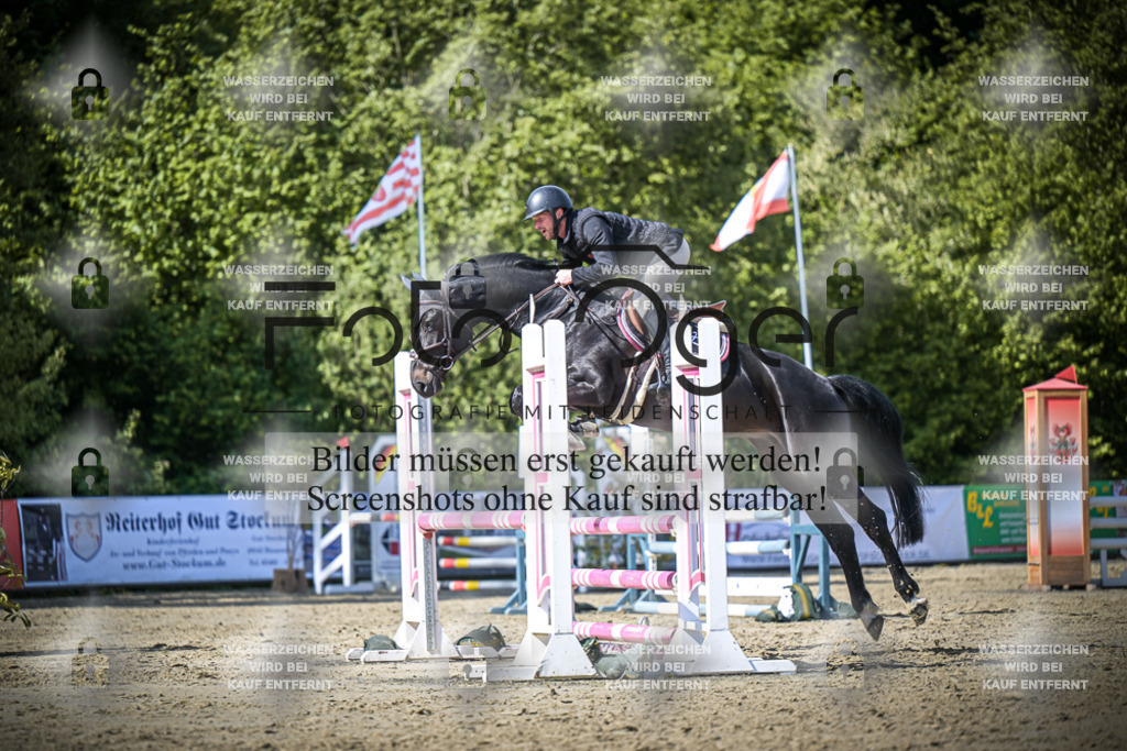 DOS_9240 | Entdecke hochwertige Reitturnierfotos von Foto Oger. Professionell, emotional und authentisch – jetzt Lieblingsmomente im Shop bestellen.Deutschlandweite Turnierfotografie. - Realisiert mit Pictrs.com