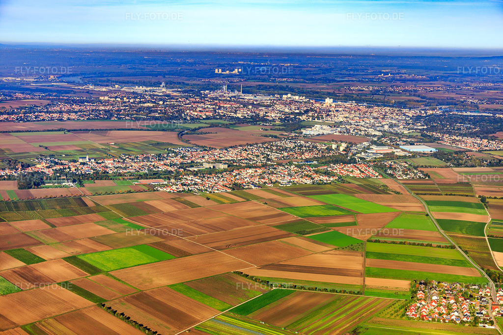 Luftbild: Ortsansicht von Süden im Ortsteil Weinsheim in Worms im Bundesland Rheinland-Pfalz in Deutschland. Foto: IMG_074847.jpg vom 18.10.2014 durch Werner Riehm/FLY-FOTO.deAuflösung des Originals: 5472 x 3648 px