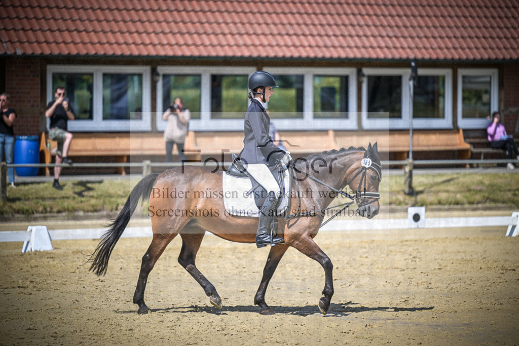 DOS_5815 | Entdecke hochwertige Reitturnierfotos von Foto Oger. Professionell, emotional und authentisch – jetzt Lieblingsmomente im Shop bestellen.Deutschlandweite Turnierfotografie. - Realisiert mit Pictrs.com