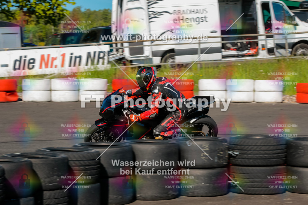Moto-TeamOBK-21348 | Hier findet Ihr Bilder von Touristenfahrten auf der Nürburgring Nordschleife oder von anderen Veranstaltungen die ich besucht habe. Viel Spass beim Durch Schauen 