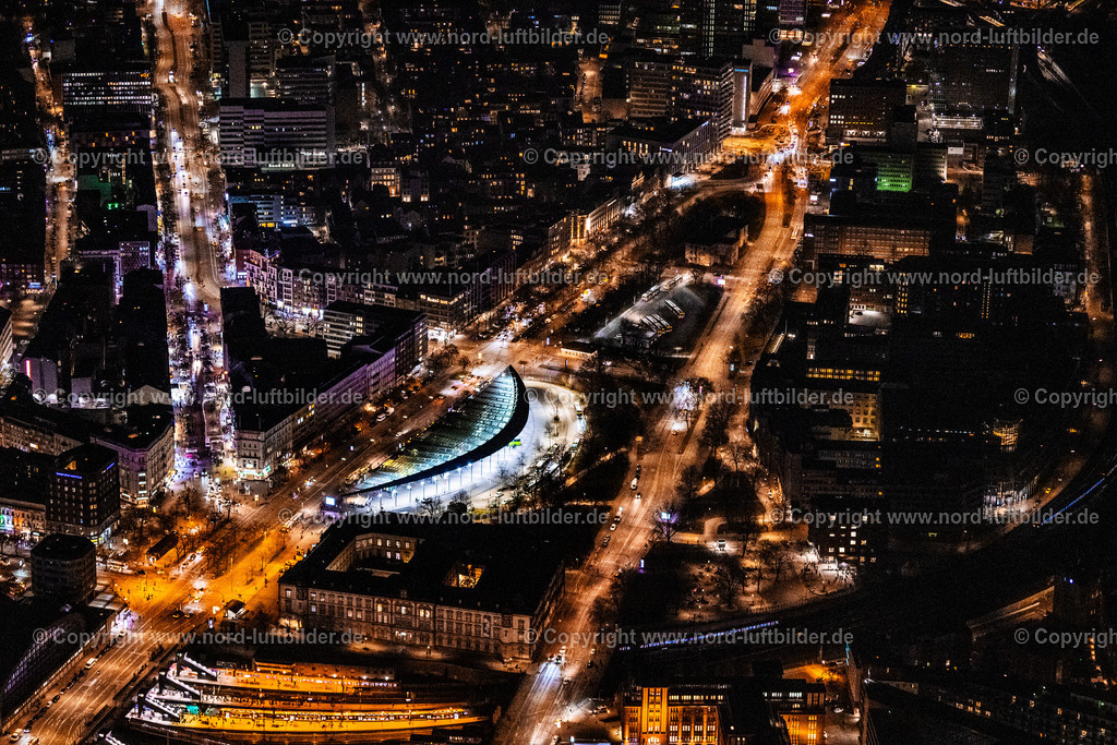 Hamburg_Zob_Nachtaufnahme_ELS_6675060325 | HAMBURG 06.03.2025 Nacht- Lichter und Beleuchtung ZOB Omnibus- Bahnhofs- Terminal an der Verkehrsbetriebe am Carl-Legien-Platz - Adenauerallee im Ortsteil Sankt Georg in Hamburg, Deutschland. Weiterführende Informationen bei: LADIGES GmbH & Co. KG,  Sprinkenhof GmbH,  Zentral-Omnibus-Bahnhof "ZOB" Hamburg GmbH,  redante haun architekten. // Night lighting central Bus Station for Public Transportation on Carl-Legien-Platz - Adenauerallee in the district Sankt Georg in Hamburg, Germany. Further information at: LADIGES GmbH & Co. KG,  Sprinkenhof GmbH,  Zentral-Omnibus-Bahnhof "ZOB" Hamburg GmbH,  redante haun architekten. Foto: Martin Elsen