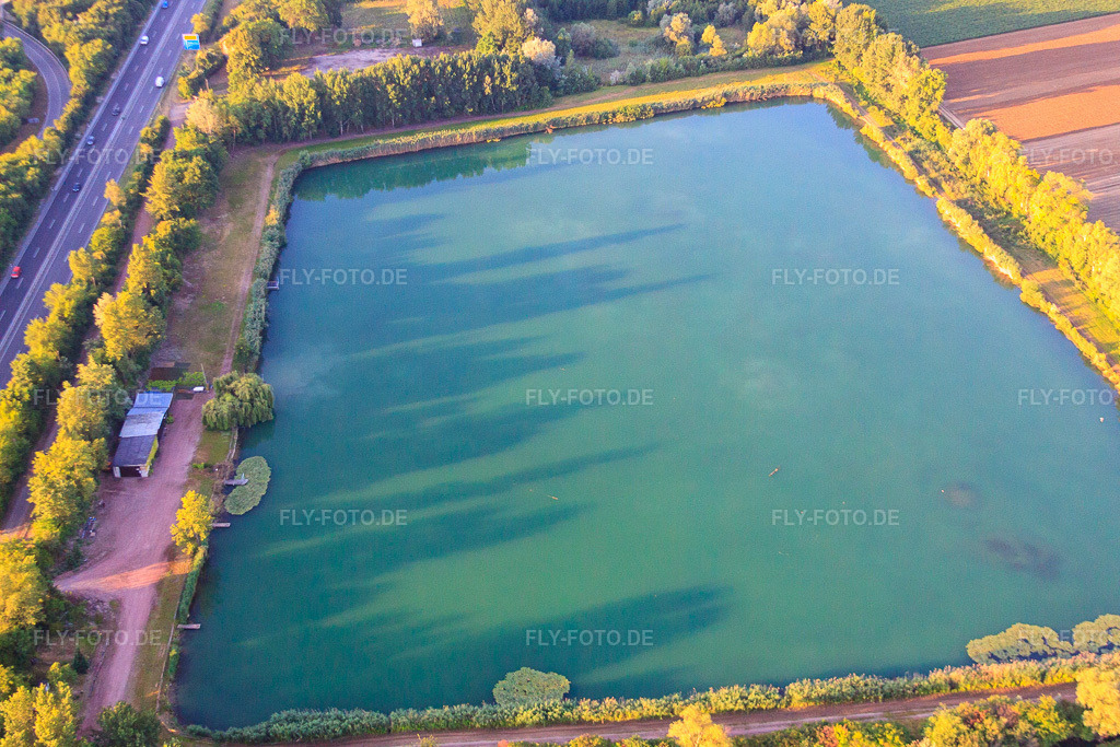 Luftbild: Scheller Weiher in Mutterstadt im Bundesland Rheinland-Pfalz in Deutschland. Foto: IMG_69523.jpg vom 04.07.2014 durch Werner Riehm/FLY-FOTO.de