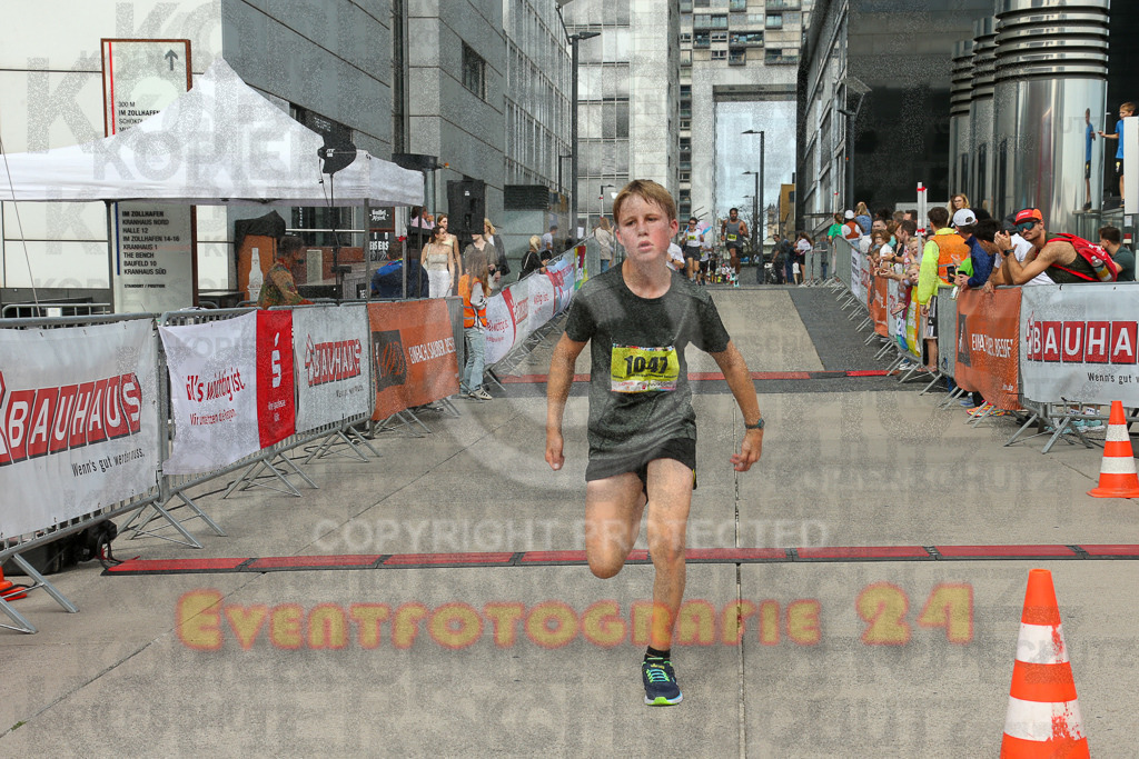 250920_1326_EX1_4495 | Sportfotografie im Rhein-Sieg Kreis, Köln, Bonn, NRW, Rheinland Pfalz, Hessen, etc. Unser Tätigkeitsfeld umfasst den Laufsport vom Volkslauf über den Marathon, Duathlon, Triathon bis zum Ultralauf wie Kölnpfad Ultra oder Schindertrail.