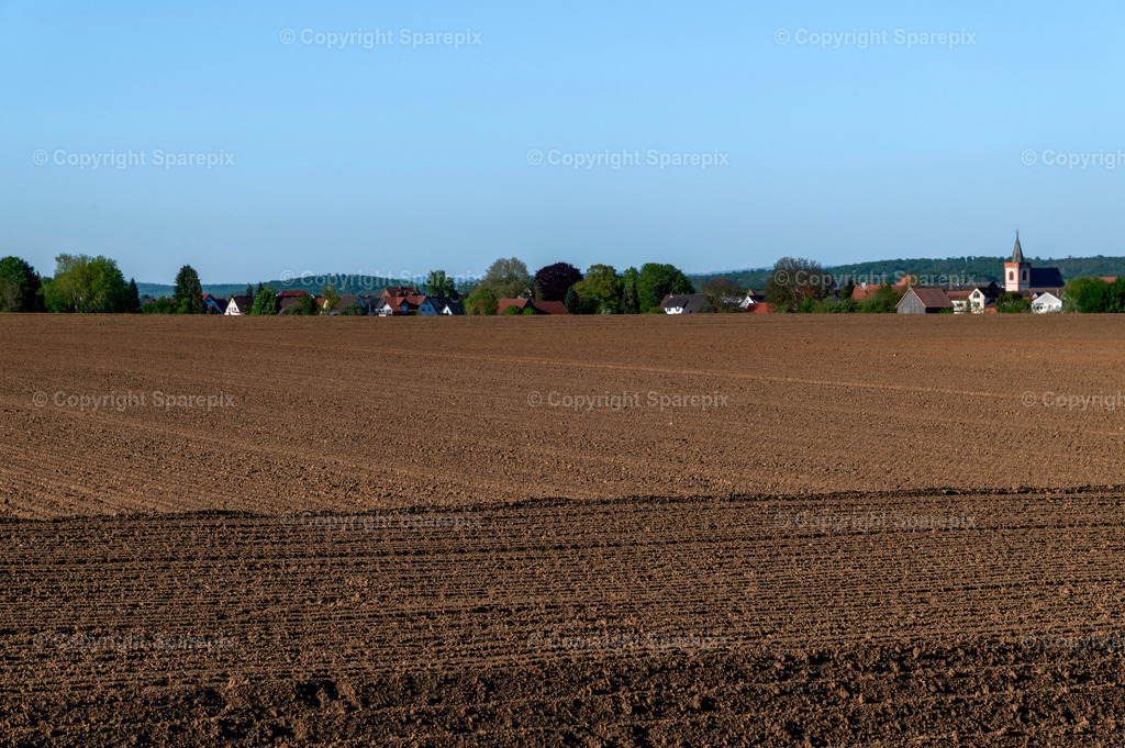 CAR_Agri_Spring_Field14 | CompositingCamera height 1,30m - light 8/30° - Realisiert mit Pictrs.com