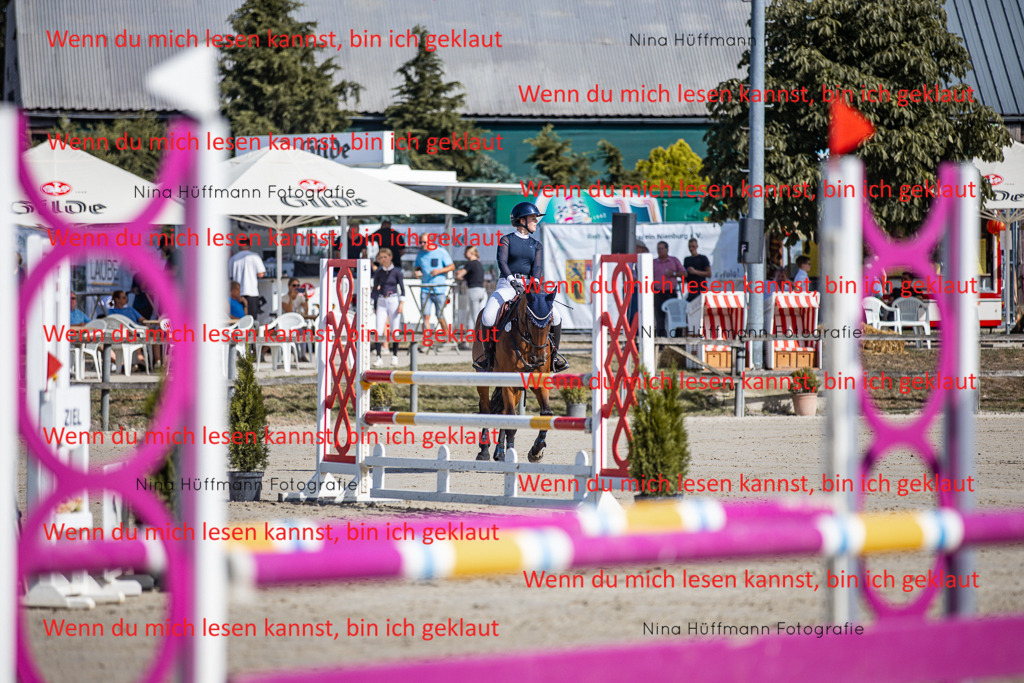 BK1A6996 | Turnierbilder Turnierfotos Nina Hüffmann Turnierfotografie Pferdefotografie Tierzeichnung Haustierzeichnung Pferdezeichnung Hundezeichnung Videograf  - Realisiert mit Pictrs.com