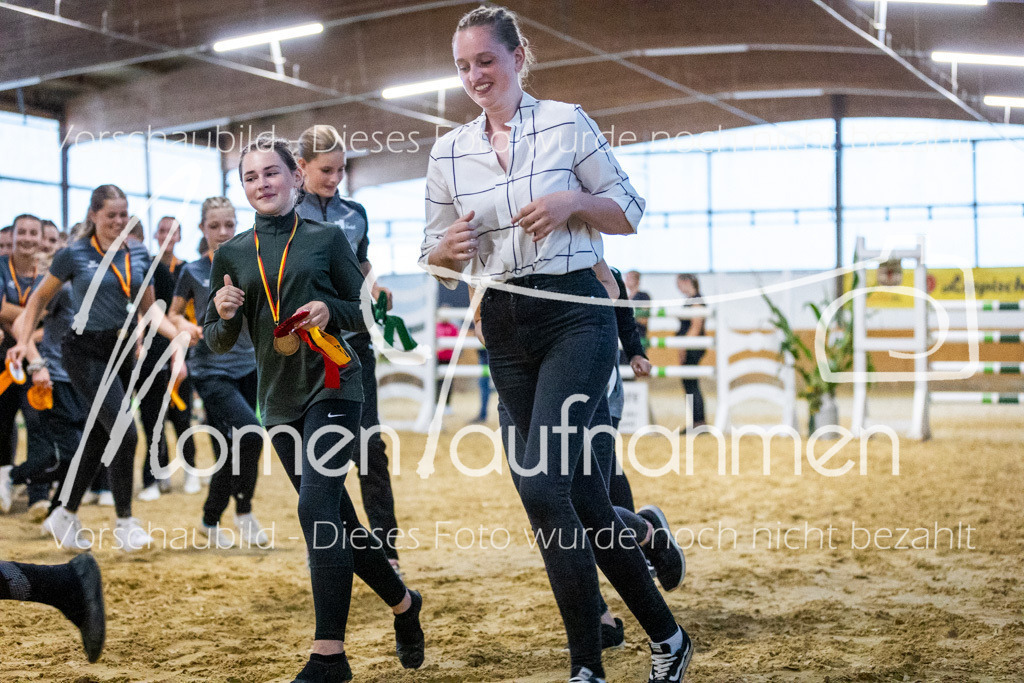 Platzierung5+6+7+NS-019 | MomenTaufnahmen Pferdesportfotos