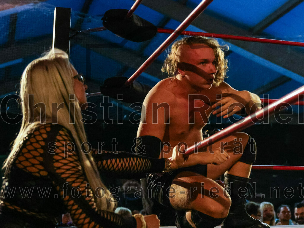 2023-11-11_014_Erding_Wrestlingshow | Erding, Deutschland, 11.11.2023:
Wrestling, Saison 2023, EWS Wrestling ERDING

Foto: Christian Riedel / fotografie-riedel.net