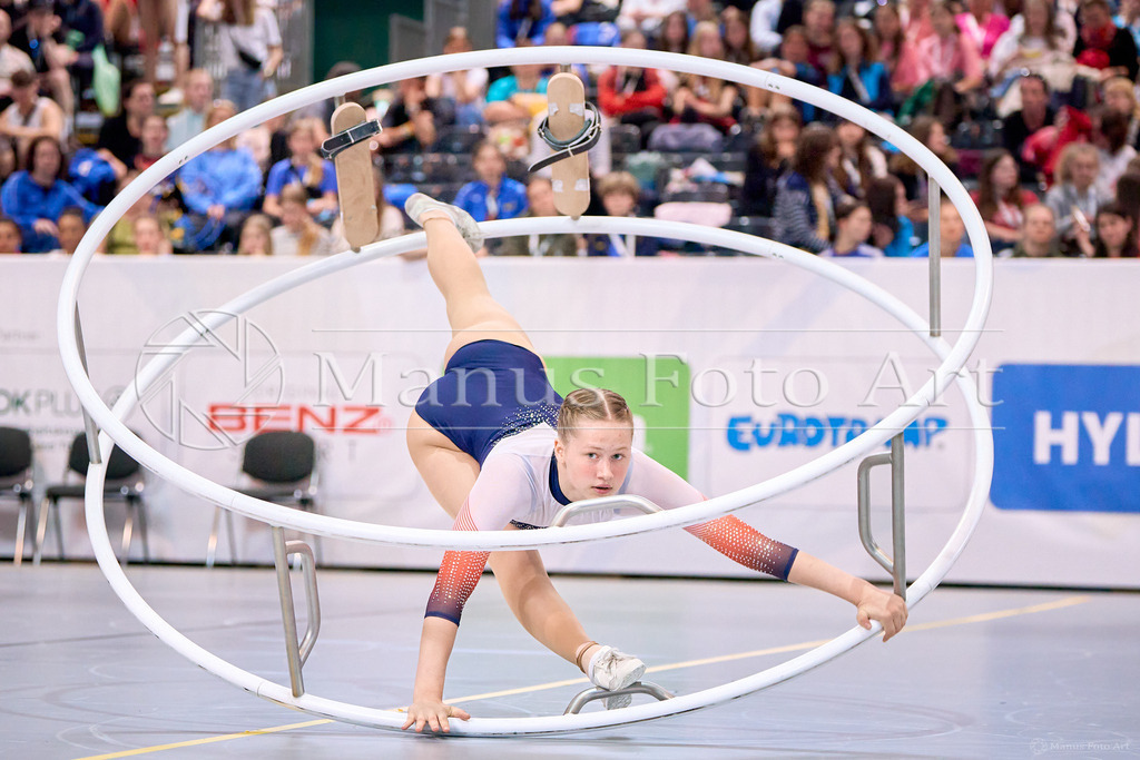 A-DSC03517 | Professionelle Sportfotografie in Hamburg, Schleswig-Holstein und Niedersachsen – spezialisiert auf Rhönrad, Geräteturnen, Leistungsturnen und rhythmische Sportgymnastik. Bundesweite Begleitung von Rhönrad-Events. Jetzt Sport-Fotos - Realisiert mit Pictrs.com