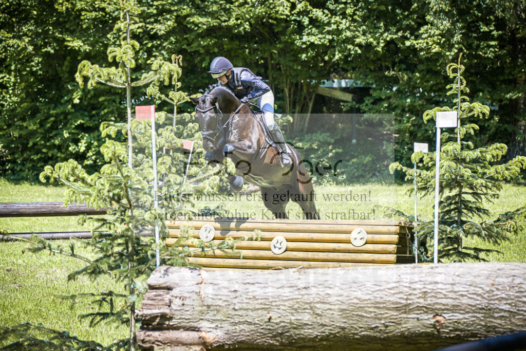 DOS_1361 | Entdecke hochwertige Reitturnierfotos von Foto Oger. Professionell, emotional und authentisch – jetzt Lieblingsmomente im Shop bestellen.Deutschlandweite Turnierfotografie. - Realisiert mit Pictrs.com