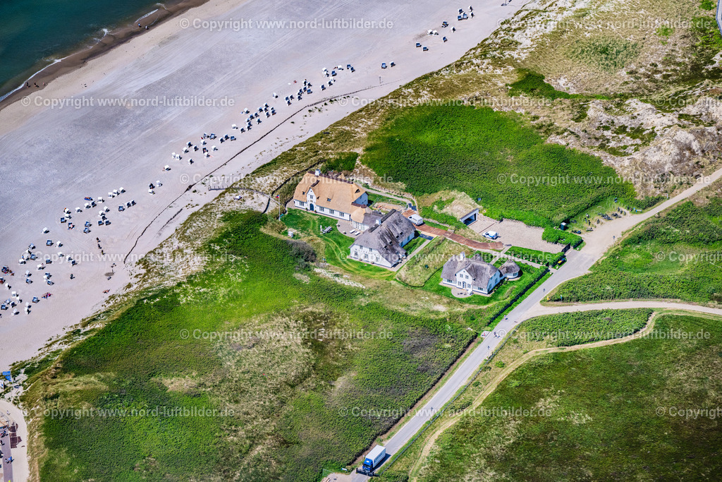 Sylt_Kampen_Kliffende_ELS_5197130625 | KAMPEN (SYLT) 13.06.2025 Gebäudekomplex der Hotelanlage " Haus Kliffende " in Kampen (Sylt) auf der Insel Sylt im Bundesland Schleswig-Holstein, Deutschland. // Complex of the hotel building " Haus Kliffende " in Kampen (Sylt) at the island Sylt in the state Schleswig-Holstein, Germany. Foto: Martin Elsen