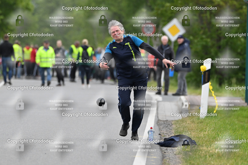 DSC_5733 | Angelika Kälker / Mamburg Platz 3 = 1025mFrauen IV - Holz