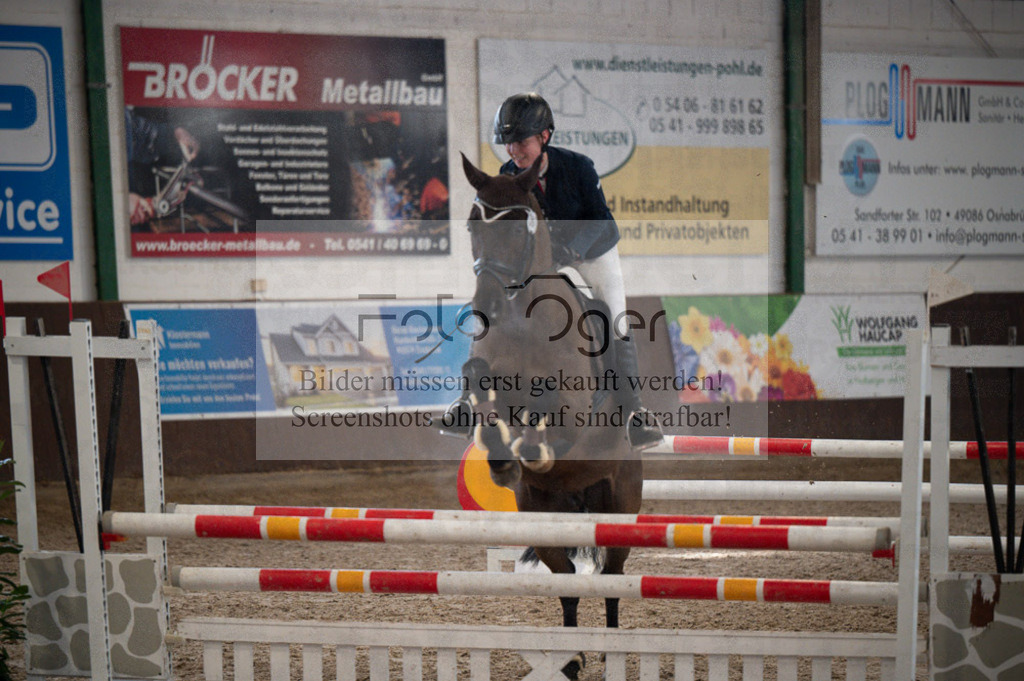 Hallenreittunier Voxtrup 2023 | Entdecke hochwertige Reitturnierfotos von Foto Oger. Professionell, emotional und authentisch – jetzt Lieblingsmomente im Shop bestellen.Deutschlandweite Turnierfotografie. - Realisiert mit Pictrs.com