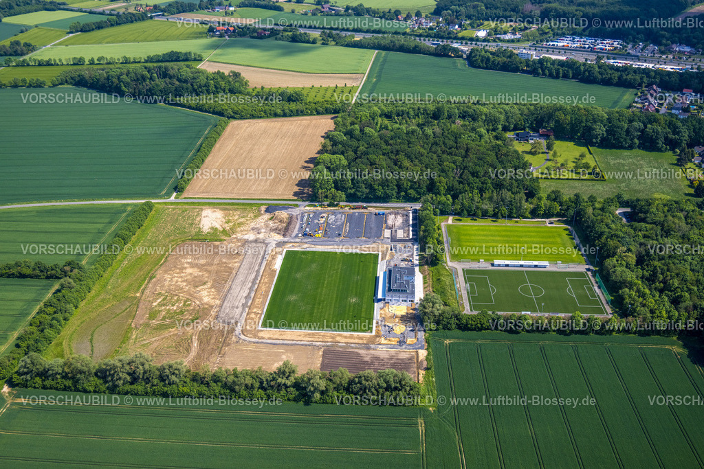 Hamm220504142 | Luftbild, Baustelle und Neubau Westfalia Sportpark, Sportplatz und Vereinszentrum Westfalia Rhynern mit integrierter Sport-Kindertagesstätte, An der Lohschule, Rhynern, Hamm, Ruhrgebiet, Nordrhein-Westfalen, Deutschland