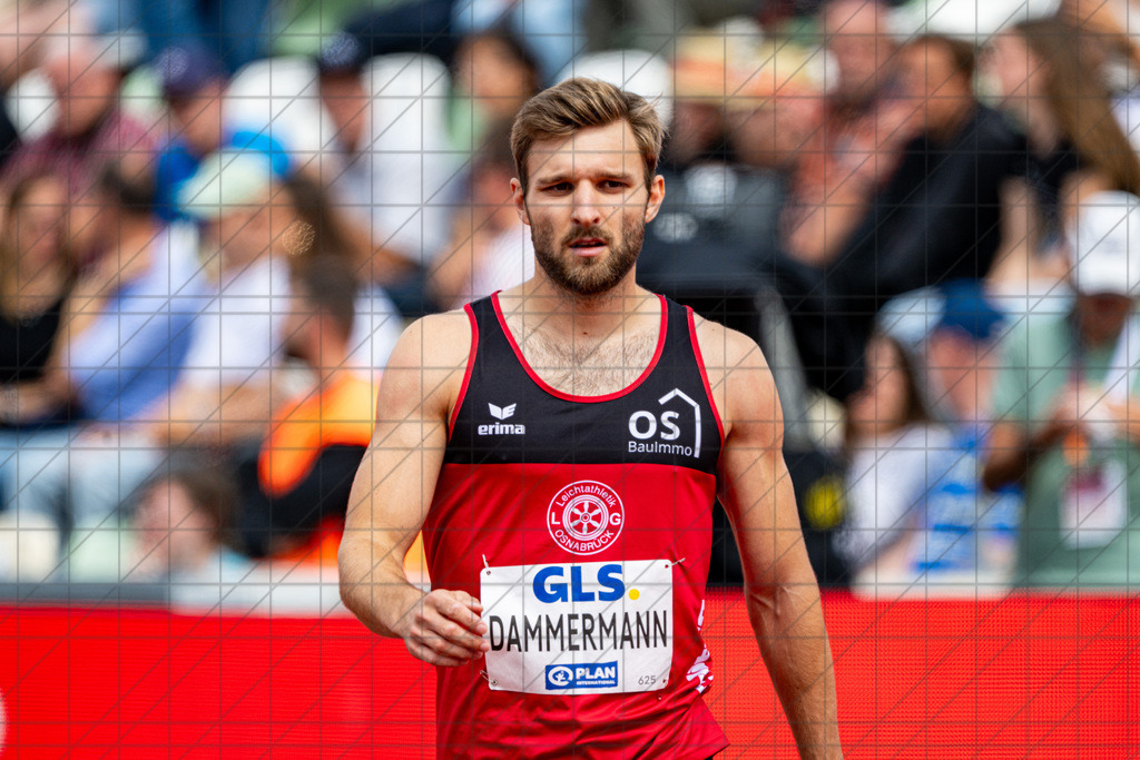 DIE FINALS 2025 | Dt. Leichtathletik Meisterschaft | Halbfinalläufe 400m Herren | Dammermann und Kroll mit unterschiedlichen Ergebnissen und Erfolgen in den Halbfinalläufen.  //  02.08.25: DIE FINALS 2025 | Dt. Leichtathletik Meisterschaft | Halbfinalläufe 400m Herren / Dresden / Deutschland  //   CREDIT:www.bullenfotos.de, Martin König, Hörner Weg 40, D-49078 Osnabrück, +4917663732967 // Nutzung und Weitergabe nur zu den vereinbarten Zwecken. Presseanfragen an Ersteller. Alle Rechte beim Ersteller. Honorierung nach MFM. - Realisiert mit Pictrs.com
