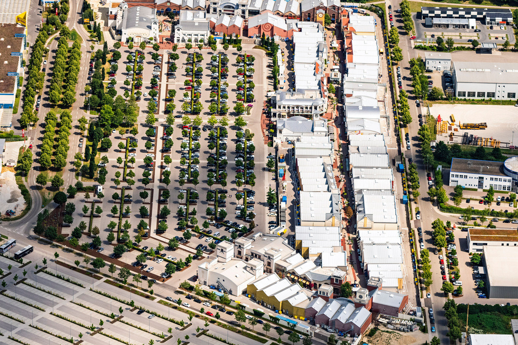 dr__dsc4431.jpg | INGOLSTADT 20.06.2018 Gebäude des Einkaufszentrum Ingolstadt Village in Ingolstadt im Bundesland Bayern, Deutschland. // Building of the shopping center Ingolstadt Village in Ingolstadt in the state Bavaria, Germany. Foto: Daniel Reiter