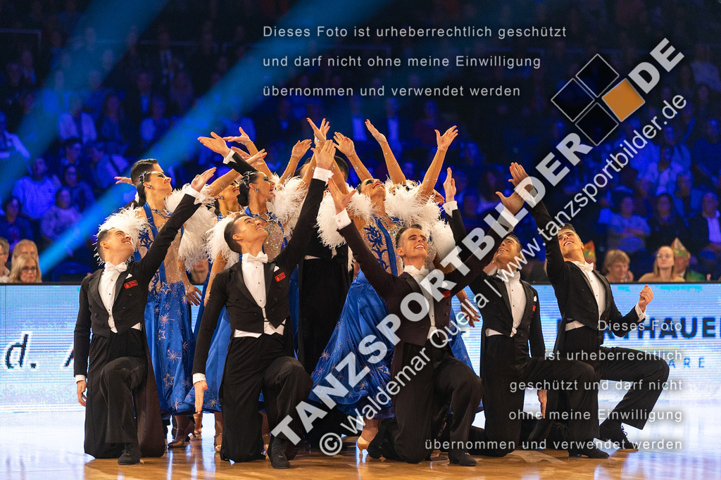 20231111-13916 | Hier finden Sie Tanz Bilder vom Latein und Standard Formationen tanzen. Sportbilder vom Tanzsport. Schöne Fotos und von Weltmeisterschaft, Europameisterschaft, Bundesliga, Regionalliga, Oberliga und Landesliga sowie von GOC Stuttgart, DanceComp, WM Bremen