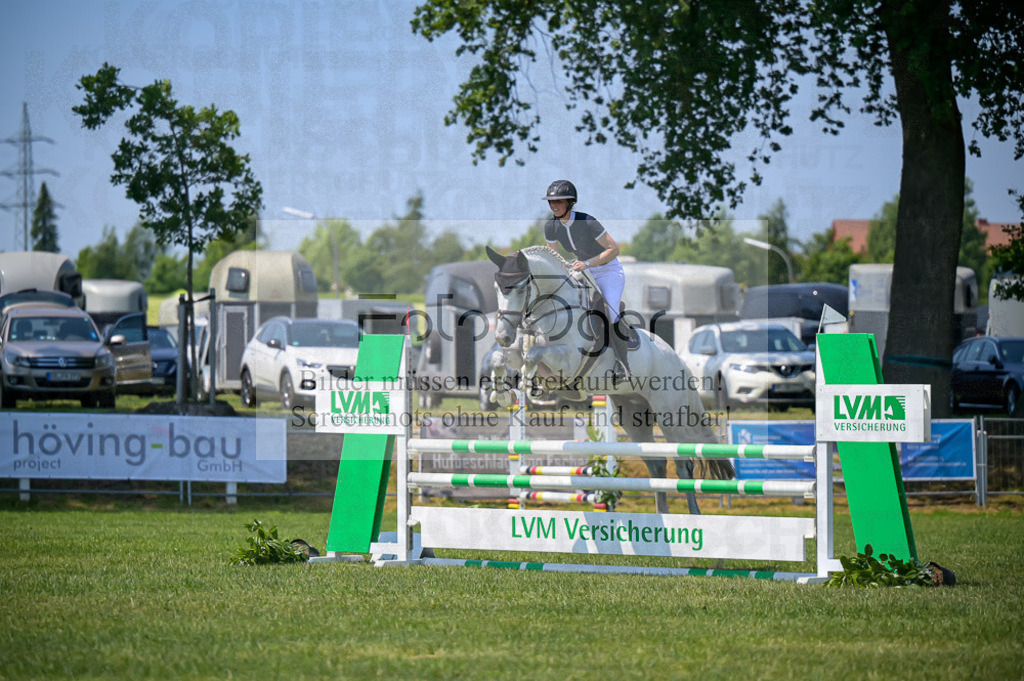 Reitturnier Voxtrup | Entdecke hochwertige Reitturnierfotos von Foto Oger. Professionell, emotional und authentisch – jetzt Lieblingsmomente im Shop bestellen.Deutschlandweite Turnierfotografie. - Realisiert mit Pictrs.com