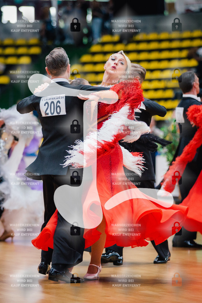 Hessen Tanzt WDSF Open Senior III Standard 3rd (206) Ingo Bauer _ Sandra Fürsattel (TSC Rot-Gold-Casino Nürnberg)-2025-05-17-9846 | Webshop for digital downloads and prints of dance sport, event & show photographer Julian Link - Realisiert mit Pictrs.com