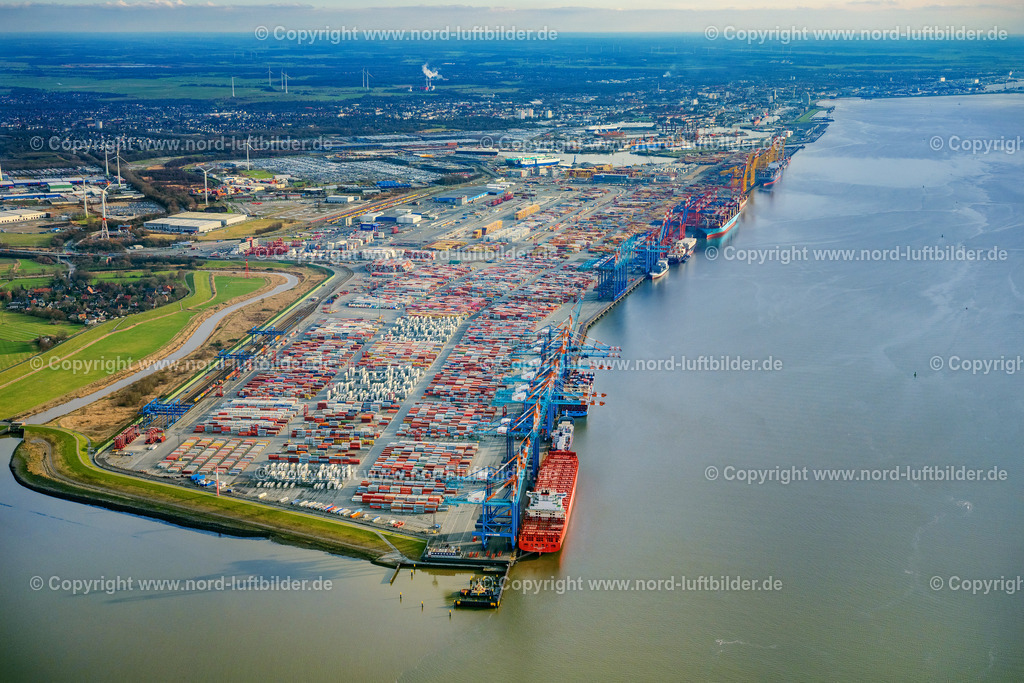 Bremerhaven_Containerhafen_Eurogate_ELS_3744040223 | BREMERHAVEN 04.02.2023 Containerterminal im Containerhafen des Überseehafen in Bremerhaven im Bundesland Bremen, Deutschland. Weiterführende Informationen bei: EUROGATE GmbH & Co. KGaA, KG. // Container Terminal in the port of the international port in Bremerhaven in the state Bremen, Germany. Further information at: EUROGATE GmbH & Co. KGaA, KG. Foto: Martin Elsen