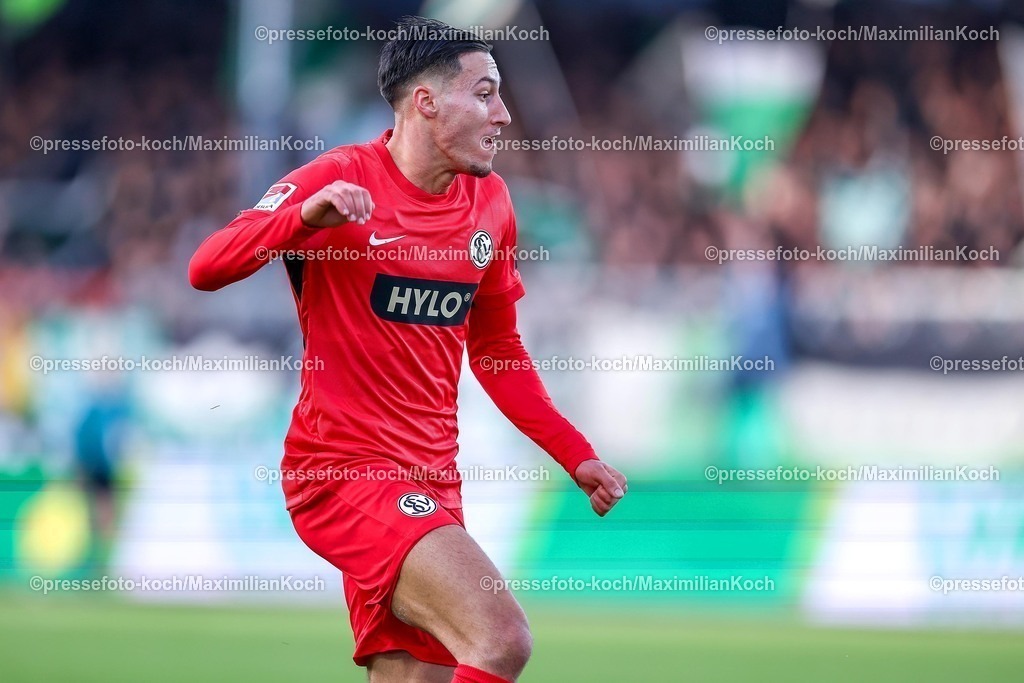 PRM21122501044 | 21.12.2025, Fußball, Preußen Münster - SV 07 Elversberg, 2. Fußball Bundesliga,  Preußenstadion, 17.Spieltag, Saison 2025 2026: Jannis Heuer (Preussen Muenster #22)  DFB regulations prohibit any use of photographs as image sequences and or quasi-video.