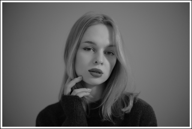 _XP33625-Olivia-Website-border-75px | blende43
