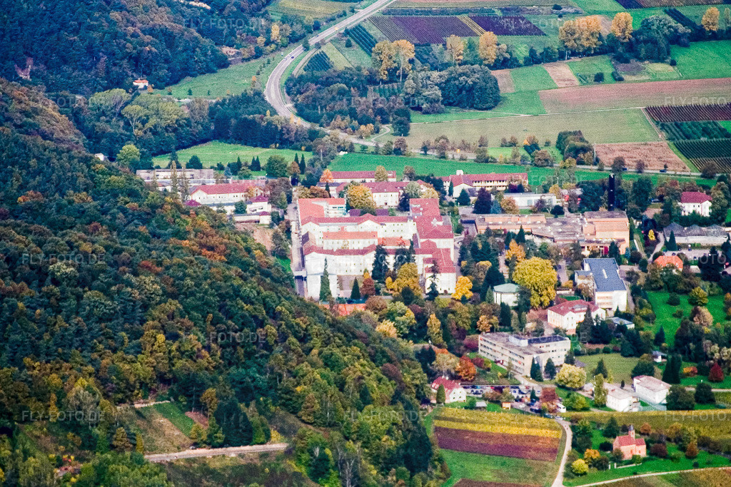 Psychatrische Landesklinik Landeck | Luftbild: Psychatrische Landesklinik Landeck in Klingenmünster im Bundesland Rheinland-Pfalz in Deutschland. Foto: IMG_4439.jpg vom 22.10.2006 durch Werner Riehm/FLY-FOTO.de - Realisiert mit Pictrs.com