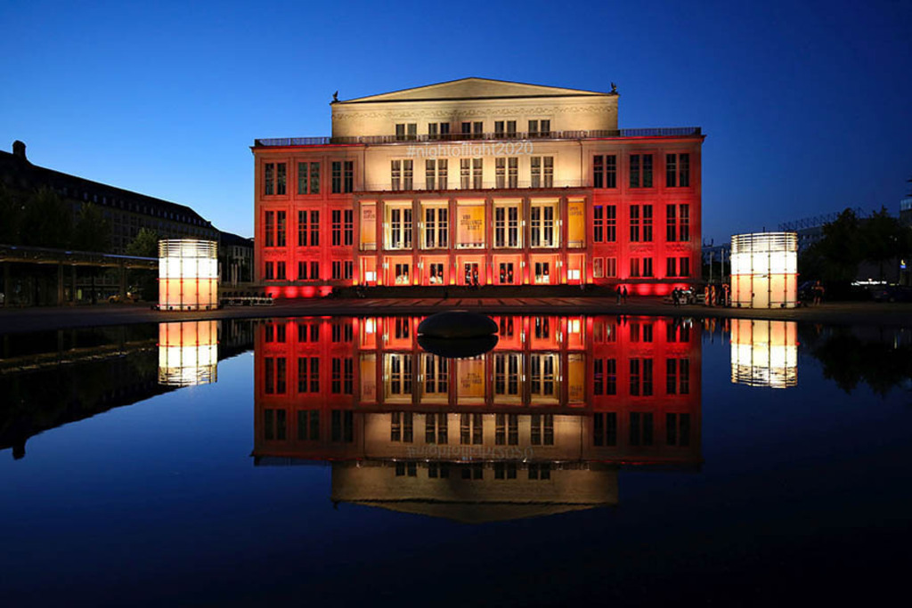 Foto: Leipzig - Oper Leipzig | Das Team hinter BILDLEXIKON LEIPZIG bündelt historische wie aktuelle Informationen über die Stadt Leipzig in Text und Bild auf einer Plattform und stellt diese der interessierten Öffentlichkeit zur Verfügung.