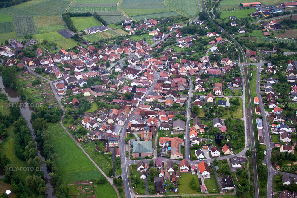 Luftbild: Dorf - Ansicht im Ortsteil Diebach in Hammelburg im Bundesland Bayern in Deutschland. Foto: IMG_65976.jpg vom 30.05.2014 durch Werner Riehm/FLY-FOTO.de
