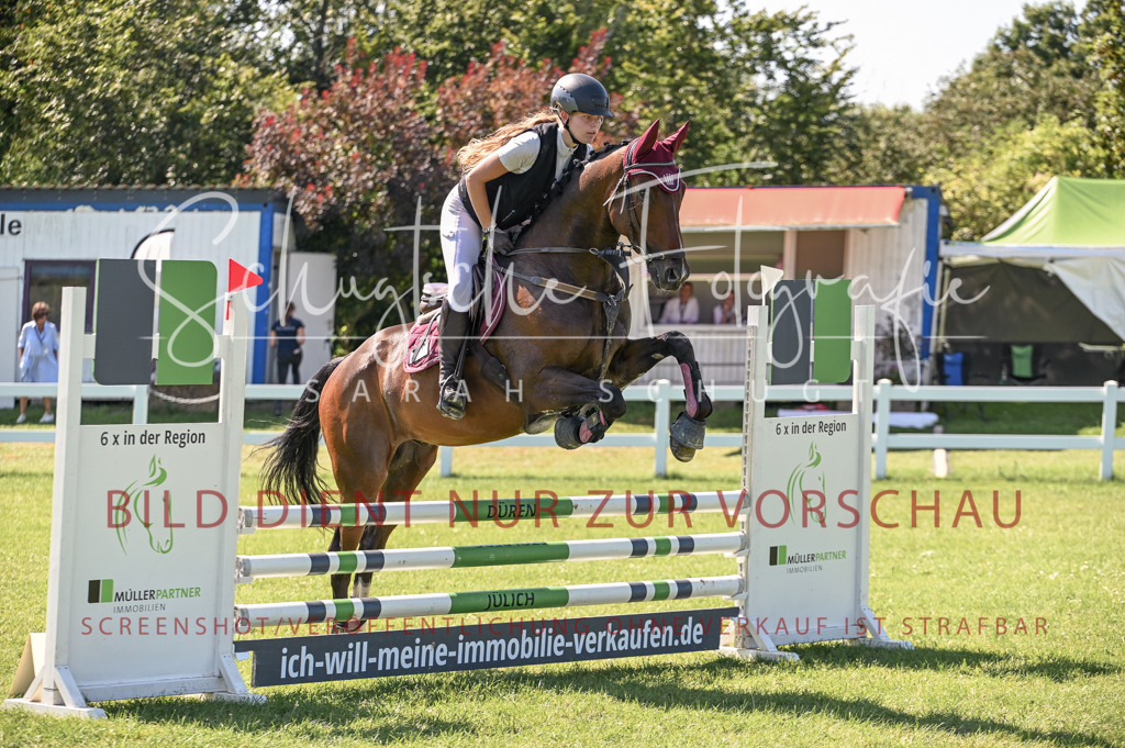 Schugtsche-Düren.2024-06.Stilspringprf.A_-70 | Schugtsche Fotografie - Realisiert mit Pictrs.com