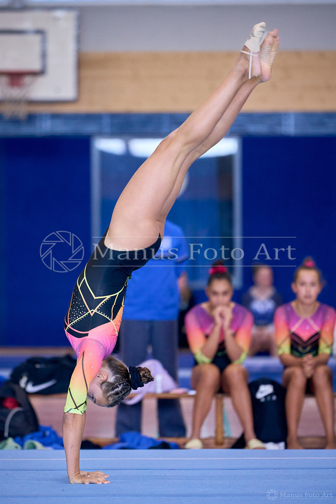 2024-10-06-1-A-DSC00541 | Professionelle Sportfotografie in Hamburg, Schleswig-Holstein und Niedersachsen – spezialisiert auf Rhönrad, Geräteturnen, Leistungsturnen und rhythmische Sportgymnastik. Bundesweite Begleitung von Rhönrad-Events. Jetzt Sport-Fotos - Realisiert mit Pictrs.com