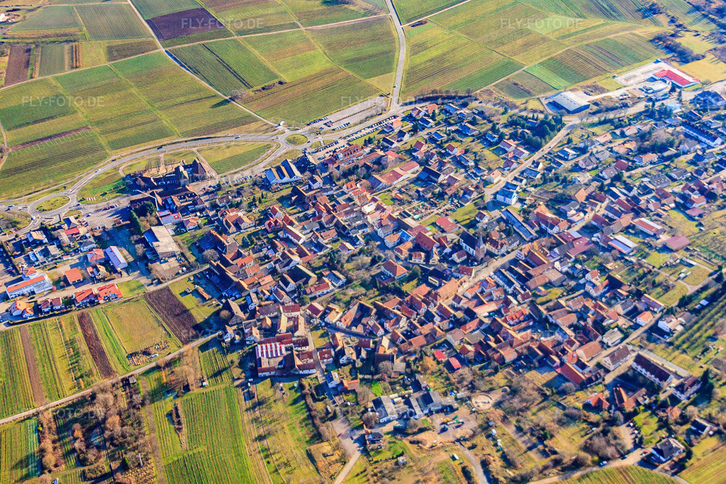 Ansicht Winzerdorf zwischen Weinbergen von Nordwesten | Luftbild: Ansicht Winzerdorf zwischen Weinbergen von Nordwesten im Ortsteil Schweigen in Schweigen-Rechtenbach im Bundesland Rheinland-Pfalz in Deutschland. Foto: IMG_48371.jpg vom 11.12.2011 durch Werner Riehm/FLY-FOTO.de - Realisiert mit Pictrs.com