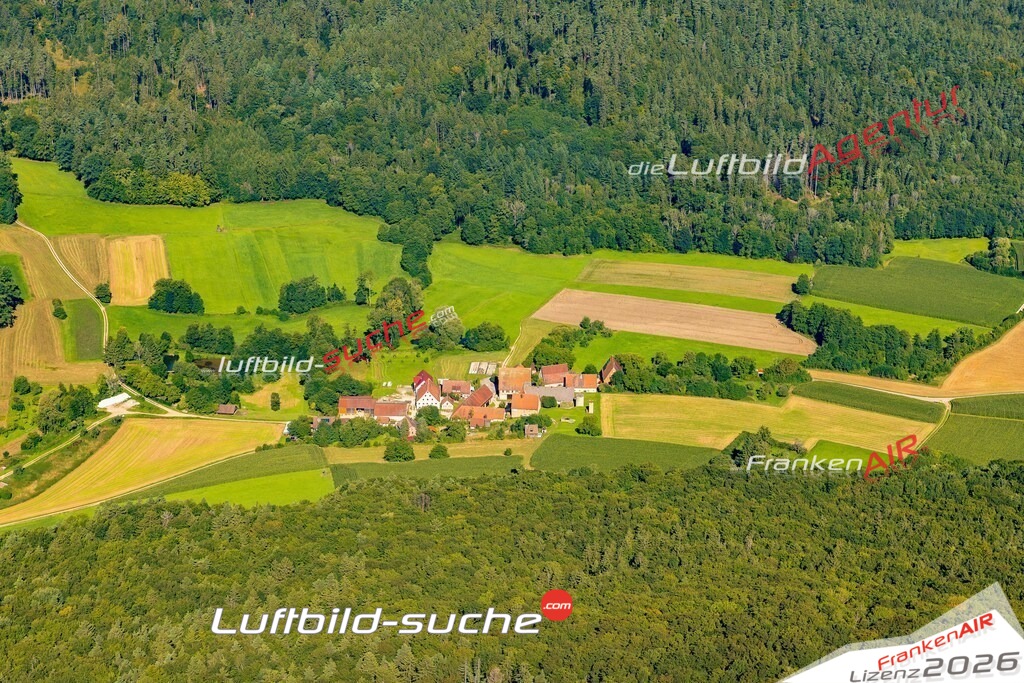 Luftbild Vs Google Maps  Leutenbach  Hersbruck -Das Luftbild wurde 2025 vom UL-Flugzeug heraus erstellt ( keine Drohne ) - Hochauflösende Luftaufnahme -Nicht vergleichbar mit Google Maps oder Satelittenbilder- Die Geschenkidee !Mit Lizenz und Bildrechte bestellbar