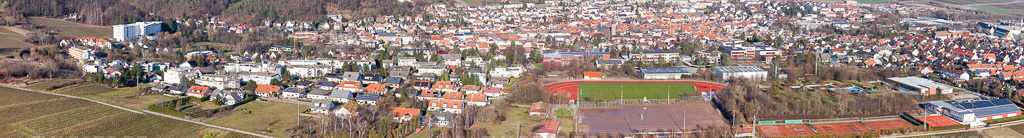 Luftbild: Sportplätze des SpVgg 1920 Bad Bergzabern e.V, Rebmeerbad Bad Bergzabern und Alfred-Grosser Schulzentrum Realschule plus und Fachoberschule Bad Bergzabern in Bad Bergzabern im Bundesland Rheinland-Pfalz in Deutschland. Foto: IMG_48324-Bearbeitet.jpg vom 11.12.2011 durch Werner Riehm/FLY-FOTO.deAuflösung des Originals: 19492 x 2633 pxWWW.SPVGG-BZA.DE