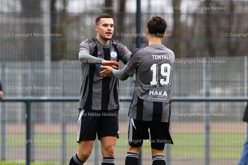 NH_ETSVHamburg_Teutonia05_Testspiel_26012025 | #9 Antonio Verinac (ETSV Hamburg) bejubelt zusammen mit #19 Mete Nuri Tonyali seinen Treffer zum 1:1.Fußball I Herren I Testspiel I Saison 2024-2025 I ETSV Hamburg - Teutonia 05 I 26.01.2025 I Sportplatz Mittlerer Landweg