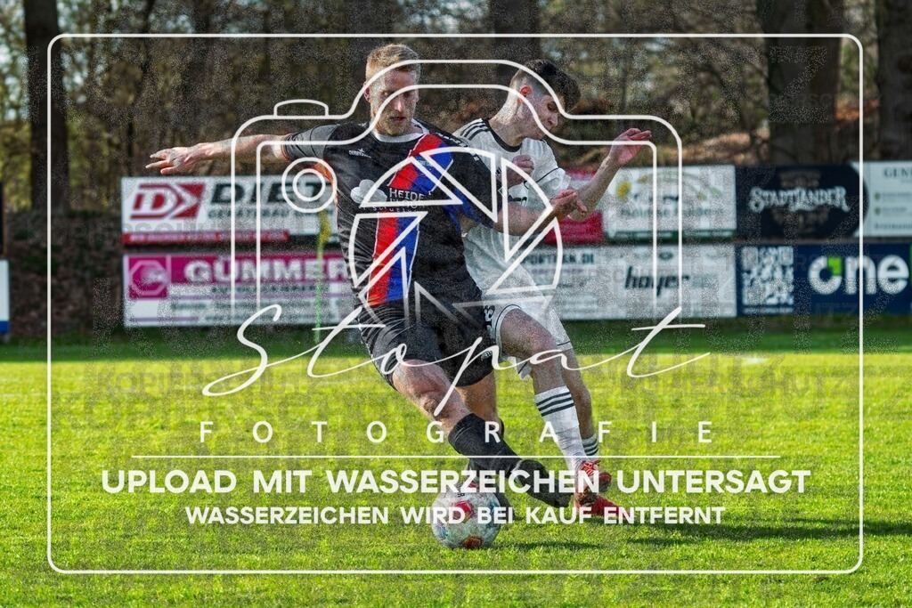 FGFS-LEN-1000 | Nico Geschwentner (Eintracht Leinetal #04) und Til Stimming (Fulde-Stellichte #13) beim Herren Kreisliga HK Spiel zwischen FG Fulde-Stellichte und Eintracht Leinetal im Fulder Zentralstadion, Fulde (Simon Paul Stopat) - Realisiert mit Pictrs.com
