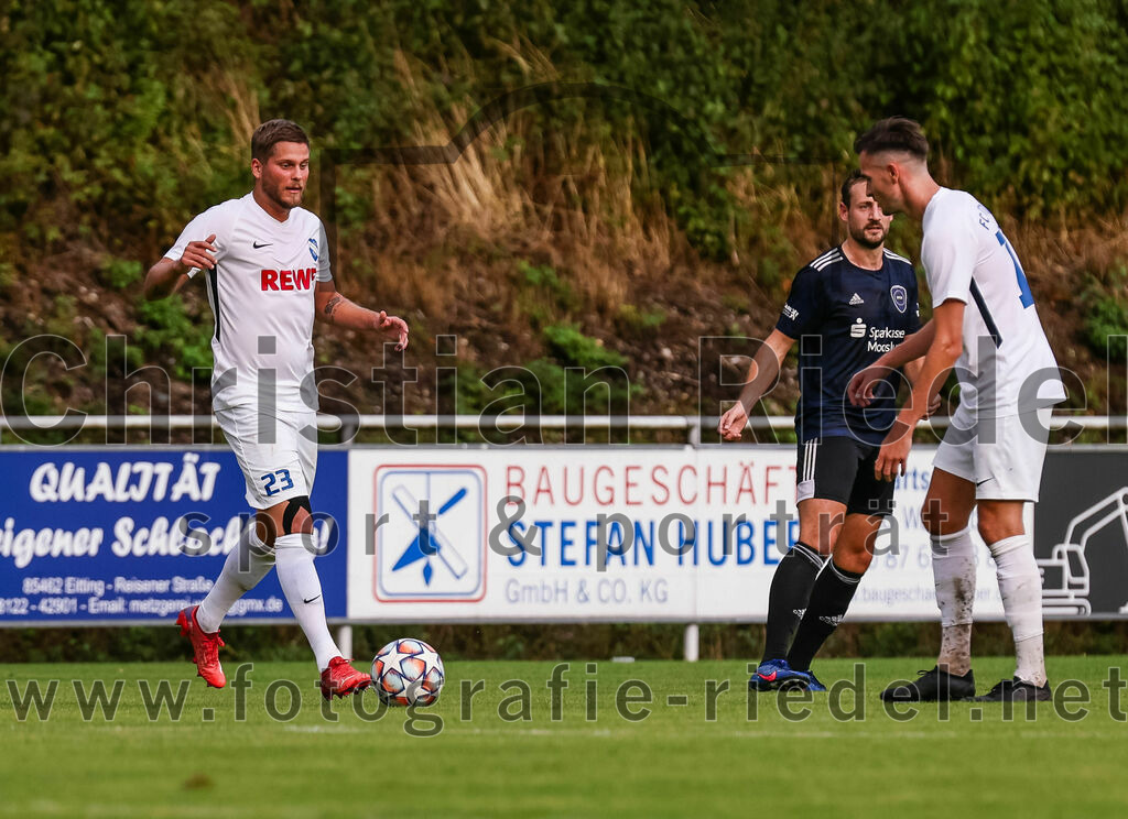 2023-07-28_072_FC_Eitting_gegen_FC_Moosburg | Eitting, Deutschland, 28.07.2023:
Fußball, Kreisliga 2023 / 2024, 1. Spieltag, FC Eitting gegen FC Moosburg, Endergebnis: 1:1

Christoph Härtl (FC Eitting, #23), Andreas Kostorz (FC Eitting, #19)

Foto: Christian Riedel / fotografie-riedel.net